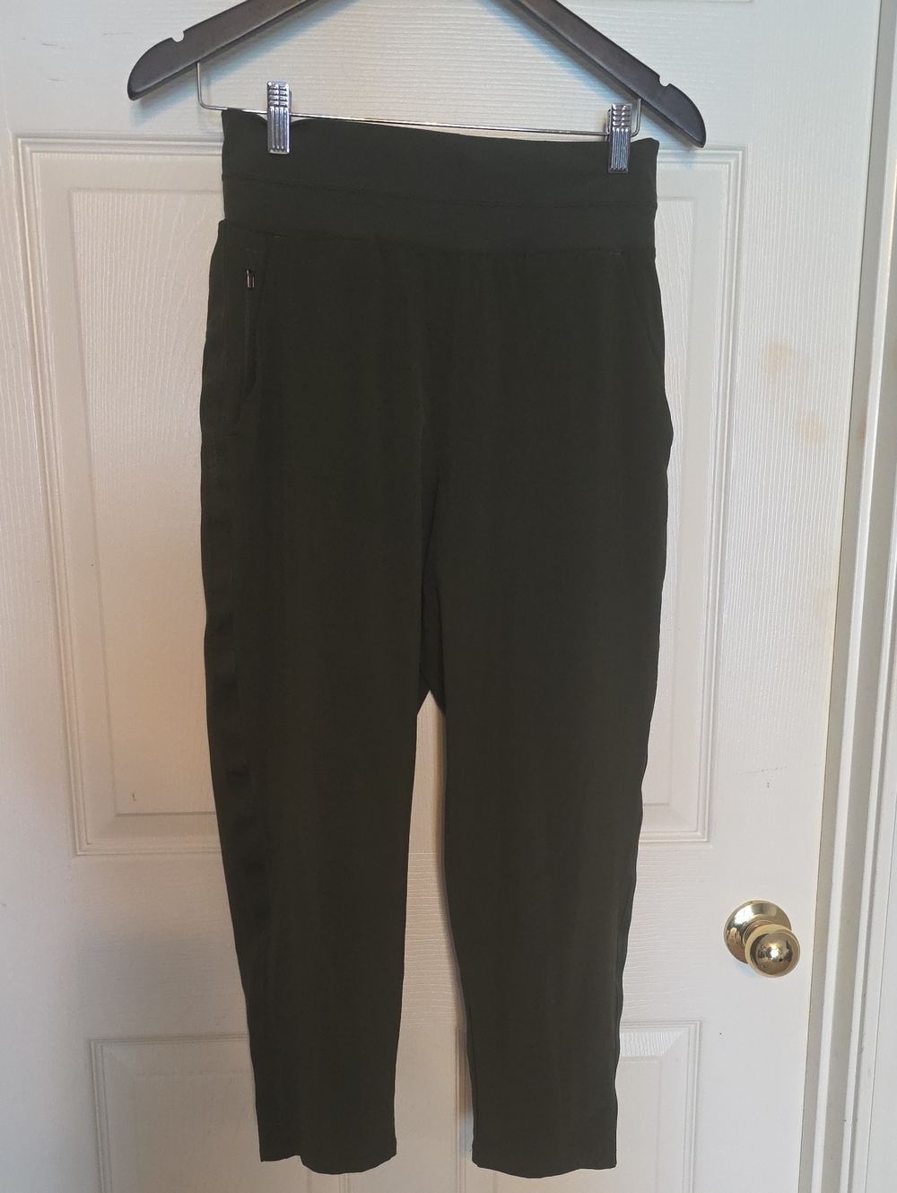 Athleta Nolita Slim Tapered Crop pants In Olive Green